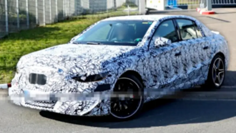 مرسيدس تكشف عن سيارة AMG E-Class EQ الجديدة بمواصفات خارقة وعودة للتصميم الكلاسيكي