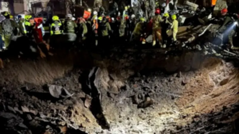 مصرع امرأة وإصابة العشرات في قصف صاروخي إيراني على تل أبيب وسط تصاعد التوترات الإقليمية