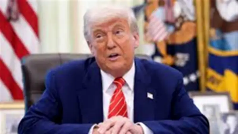 ترامب يكشف عن معرفته بمن سيخلف خامنئي في قيادة إيران ويؤكد استمرار الضربات