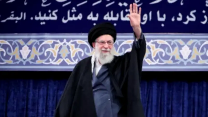 تساؤلات حول التأخير في إعلان وفاة خامنئي.. أحمد موسى ينتقد "الصمت والأكاذيب"