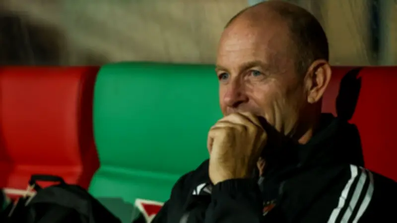 عصا الفيفا المالية تمنع الأهلي من إقالة توروب رغم تراجع النتائج