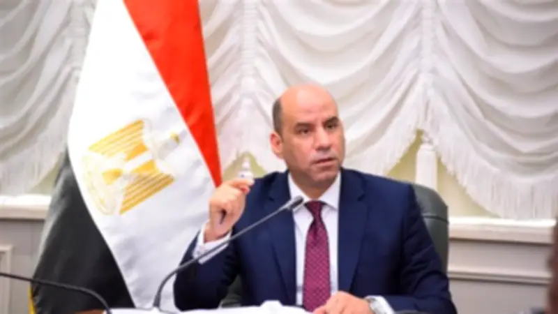 وزير العمل يوجه مكاتب التمثيل العمالي بالخارج بمتابعة لحظية لأوضاع العمال المصريين