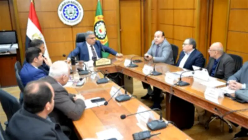 محافظ الدقهلية يتابع توصيل المرافق بمشروع تحيا مصر المنصورة في اجتماع موسع