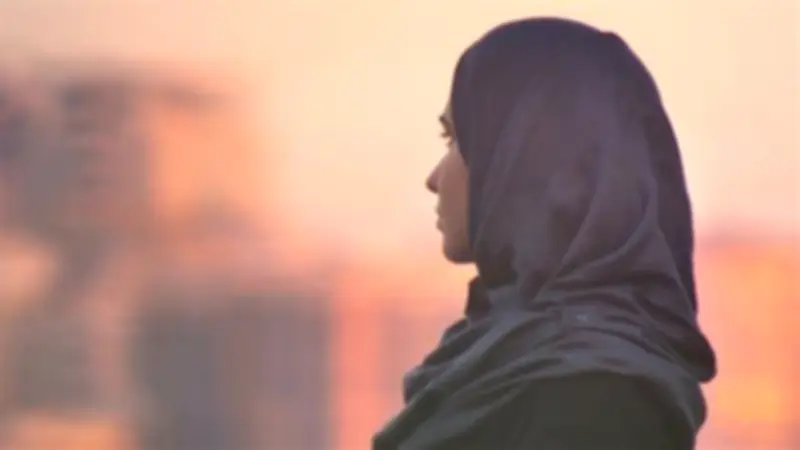 داعية إسلامي يحسم الجدل: فرض الحجاب بالقوة لا يصح شرعًا والعبادة تقوم على القناعة