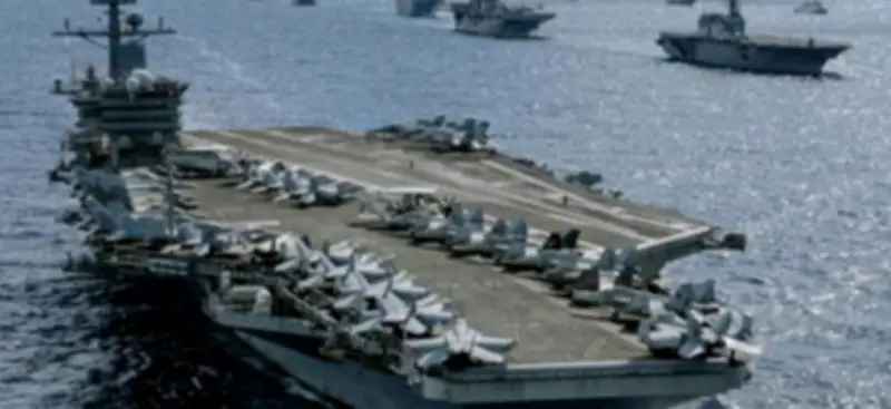 الحرس الثوري الإيراني يعلن استهداف حاملة الطائرات الأمريكية لينكولن بأربعة صواريخ