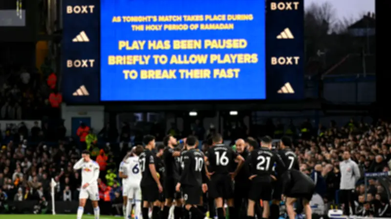 ماذا قال مدرب ليدز عن تصرف الجماهير ضد اللاعبين المسلمين بعد ثورة جوارديولا؟