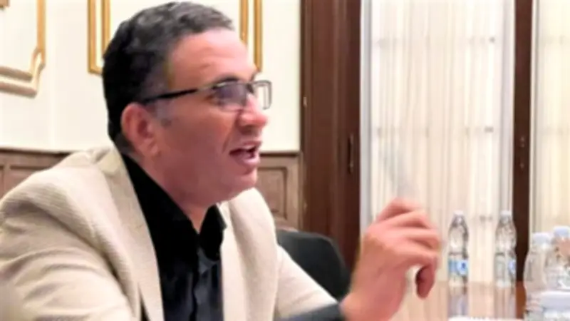 خبير أفريقي يحذر: انتهاكات جسيمة في الفاشر تصل لمستوى جرائم دولية