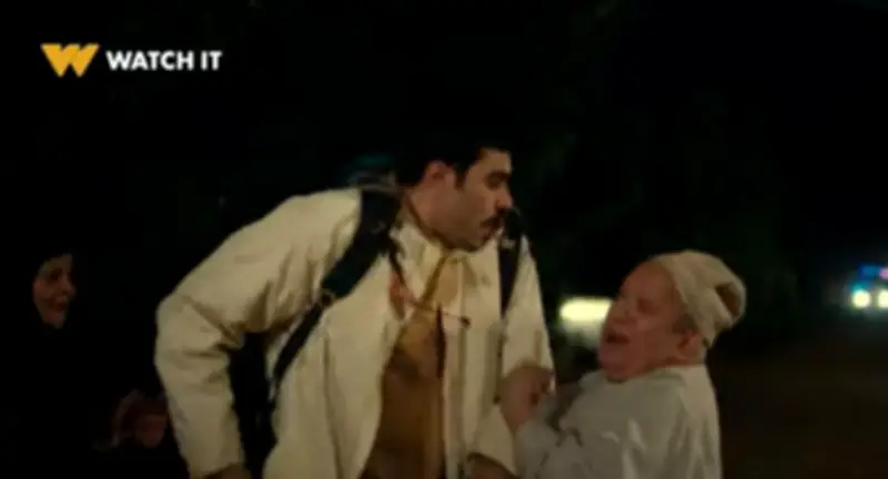 أهالي القرية يفشلون مفاجأة فخر لوالدته باحتفال حاشد فيديو