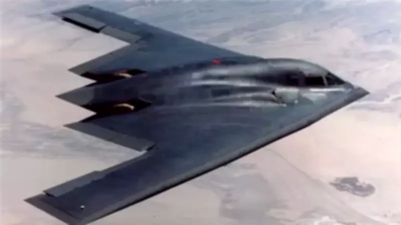 تصعيد عسكري خطير: قاذفات أمريكية تدمر منشآت إيرانية وطهران ترد باستهداف حاملة طائرات