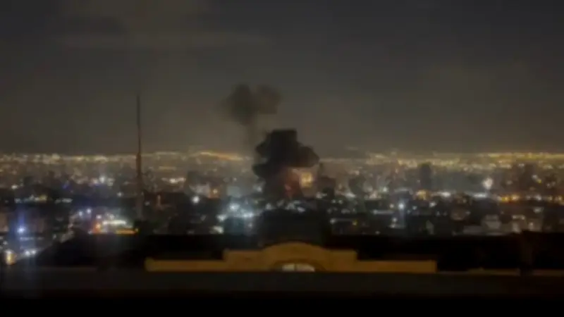 انقطاع البث التلفزيوني في طهران بعد الهجوم الإسرائيلي على مقر الإذاعة والتلفزيون