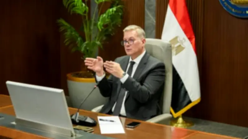 وزارة البترول تعلن تفاصيل حادث اصطدام ناقلة نفط بمنصة بحرية في خليج السويس