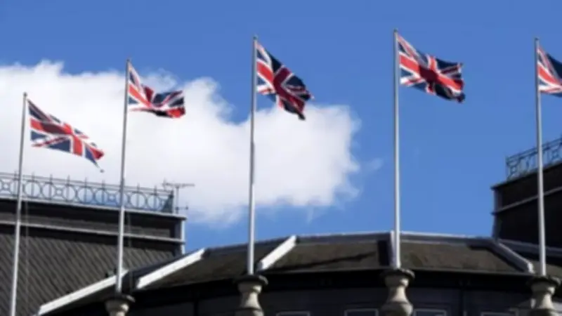 توتر عسكري غير مسبوق: صواريخ إيرانية تحيط بقاعدة أكروتيري البريطانية في قبرص