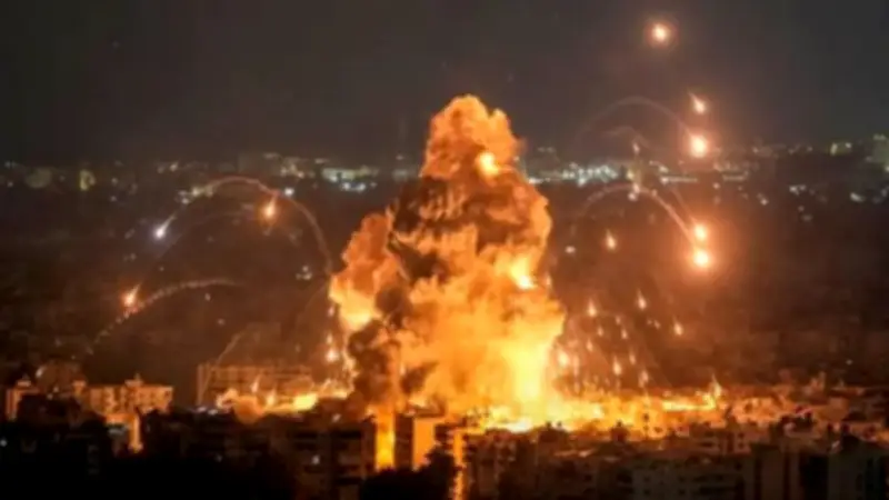إسرائيل تشن ضربات جوية واسعة على حزب الله في لبنان ردا على إطلاق صواريخ