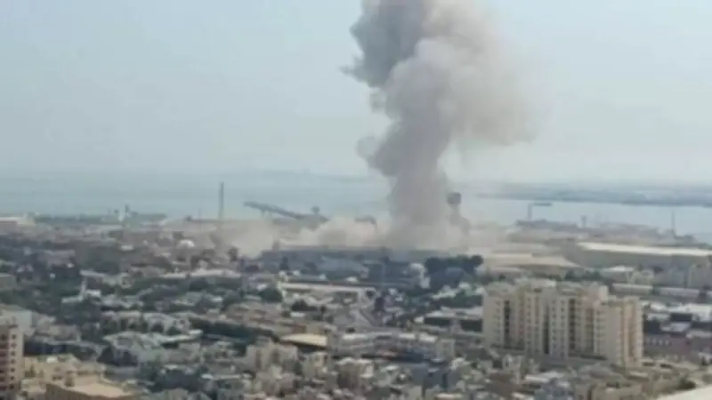 انفجارات تهز سماء أبوظبي وترامب يعلن عن ضربة ناجحة ضد المرشد الإيراني