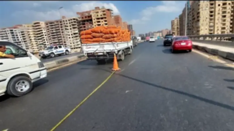 عودة الحركة المرورية لطبيعتها على الطريق الزراعي بالقليوبية بعد تعطل سيارة نقل