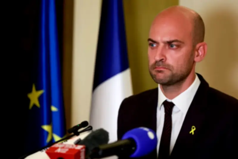 فرنسا تعلن استعدادها للدفاع عن دول الخليج وتطالب إيران بوضع حد لهجماتها