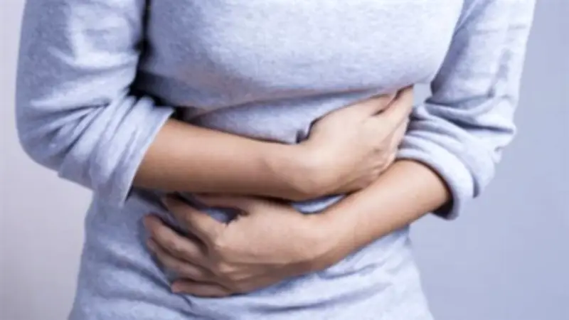 أطعمة تزيد أعراض مشكلات المعدة في رمضان.. احذرها لتجنب الألم والارتجاع