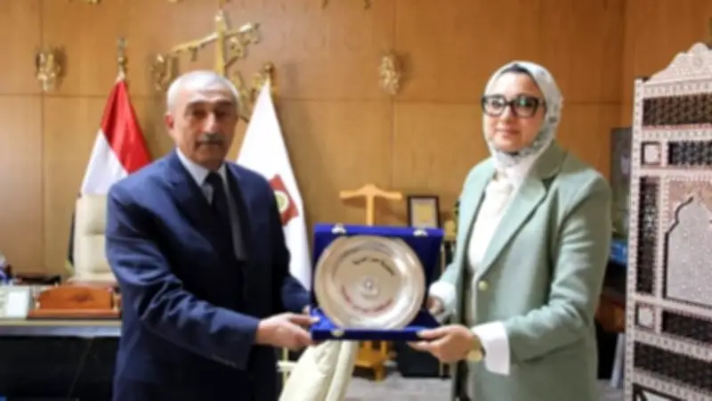 محافظ الوادي الجديد تُكرم وكيل وزارة التربية والتعليم السابق في حفل مهيب