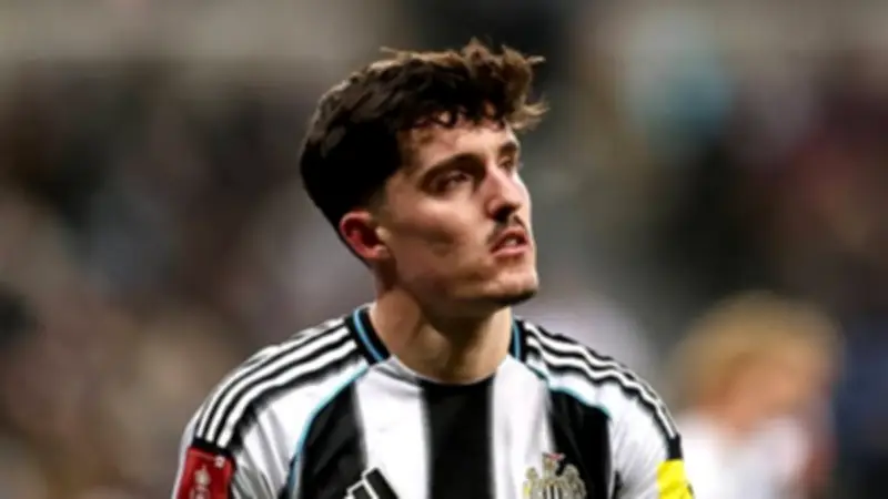 مانشستر سيتي على وشك تحطيم الرقم القياسي لضم أغلى ظهير في تاريخ كرة القدم