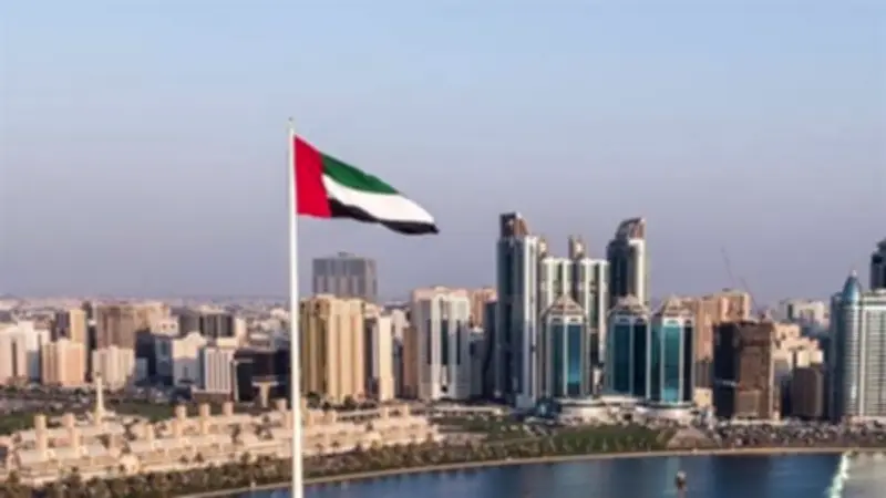 أبوظبي تعلن السيطرة على حريق بمحطة وقود بعد استهدافها بطائرات إيرانية مسيرة