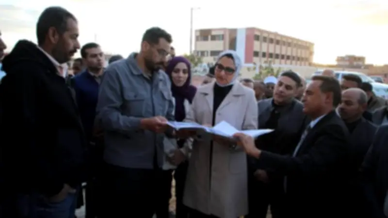 محافظ الوادي الجديد تتفقد المجمع الحرفي بقرية مرزوق تمهيداً للافتتاح