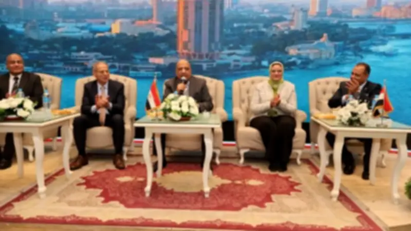 وزير الكهرباء يشارك العاملين إفطارهم الجماعي ويؤكد على دورهم الحيوي في تطوير القطاع