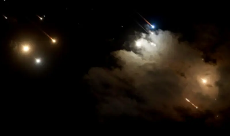 تصعيد عسكري واسع في الخليج: إسرائيل وإيران في مواجهات مع تدخل أمريكي