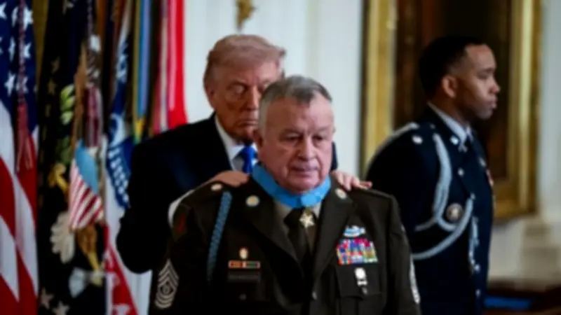 ترامب يكرّم ثلاثة جنود أمريكيين بوسام الشرف في حفل بالبيت الأبيض