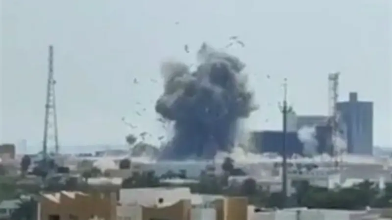 الحرس الثوري الإيراني يدمر مقر القيادة الأمريكية في البحرين بهجوم صاروخي ومسيرات