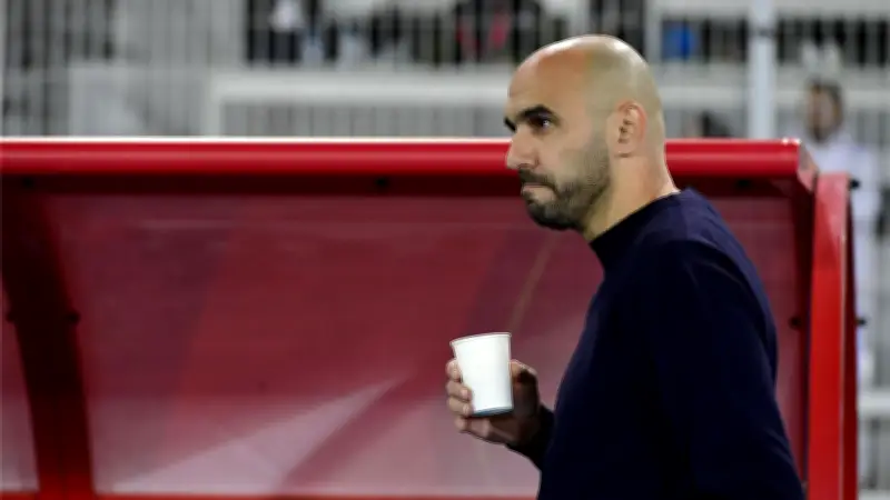 الركراكي مرشح بقوة لتدريب الاتحاد السعودي.. والجامعة المغربية ترفض التخلي عنه