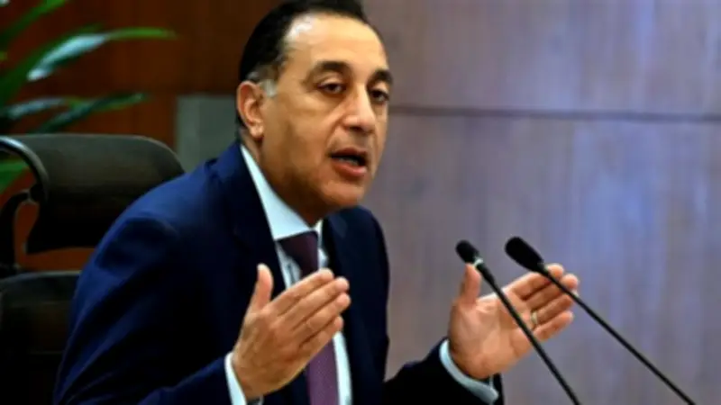 مدبولي يؤكد: لا تخفيف للأحمال الكهربائية واستقرار إمدادات الغاز للمصانع