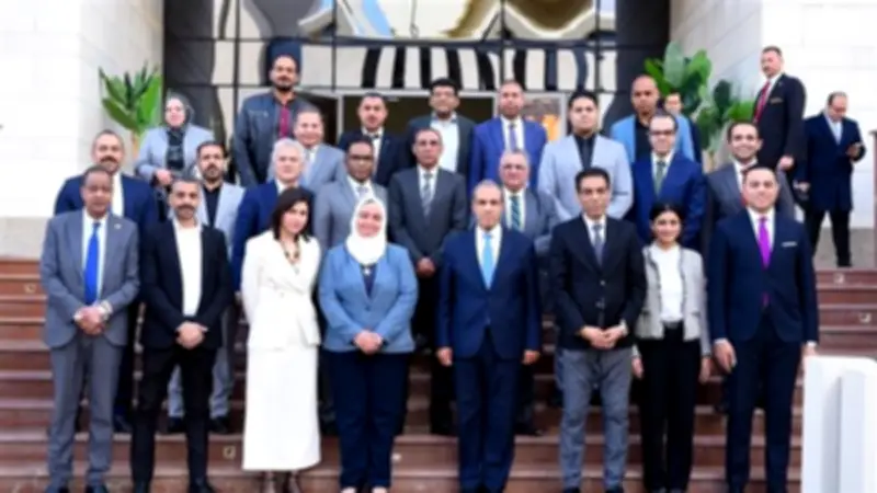 وزير الخارجية يفتتح مكتب تصديقات متنقل بالعاصمة الإدارية الجديدة