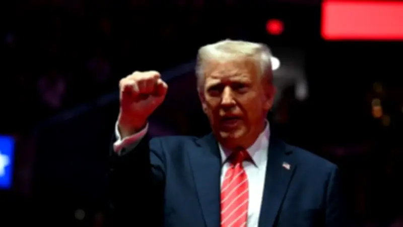 ترامب: إيران فقدت دفاعاتها الجوية وتواجه ضربات أمريكية جديدة