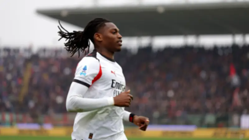 أسطورة ميلان: رافائيل لياو يتحدث بمسؤولية قائد مخضرم قبل ديربي الغضب