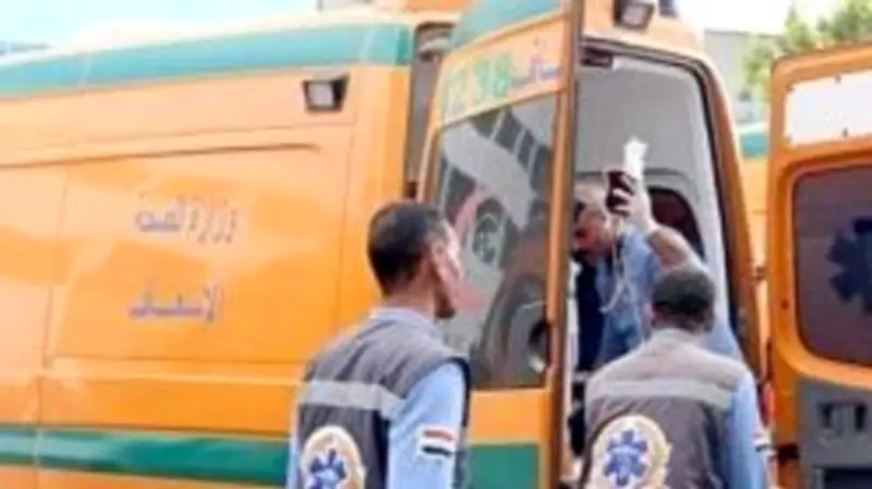 إصابة شخصين في حادث انقلاب سيارة داخل ترعة بالبحيرة