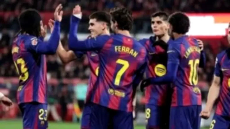 جماهير برشلونة تحطم زجاج حافلة أتليتكو مدريد قبل مباراة كأس الملك