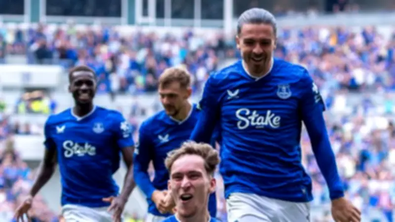 إيفرتون يتقدم على بيرنلي بهدف تاركوفسكي في الدوري الإنجليزي الممتاز