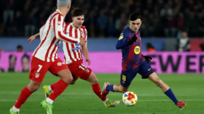 خبير تحكيمي يوضح تفاصيل ركلة الجزاء المثيرة للجدل في مباراة برشلونة وأتلتيكو مدريد