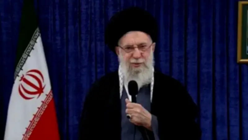 تأجيل اختيار المرشد الإيراني الجديد إلى ما بعد الأسبوع المقبل بعد قصف مبنى مجلس الخبراء في قم