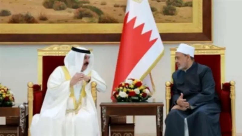 شيخ الأزهر يتصل بملك البحرين مؤكدًا تضامن الأزهر مع المملكة ورفض انتهاك السيادة