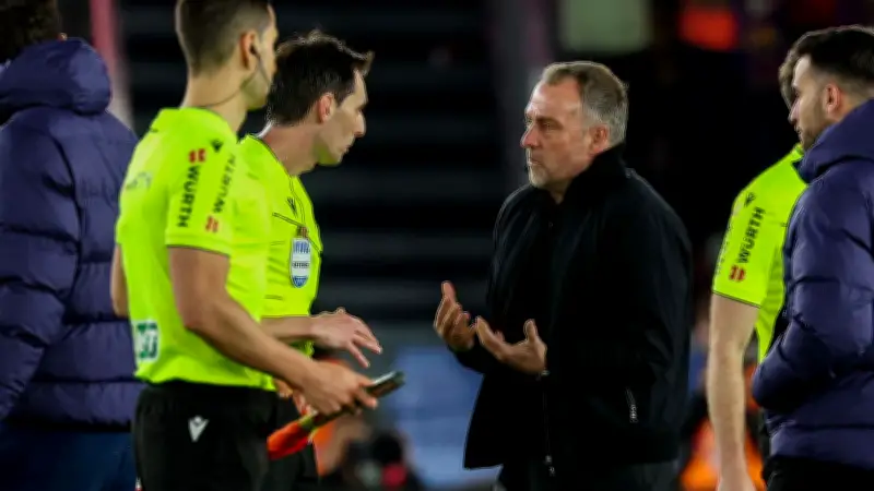 فليك يعبر عن مشاعر مختلطة بعد إقصاء برشلونة من كأس الملك أمام أتلتيكو مدريد