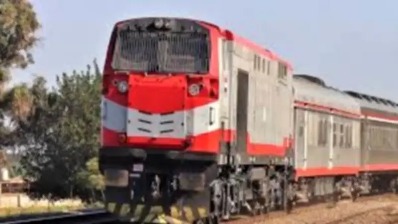 مصرع موظف بعد سقوطه من قطار في العياط بسبب اختلال توازنه