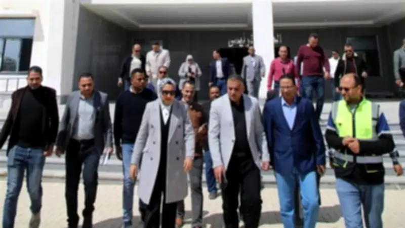 محافظ الوادي الجديد تتابع التجهيزات النهائية لمستشفى الداخلة الجديد استعدادًا للافتتاح