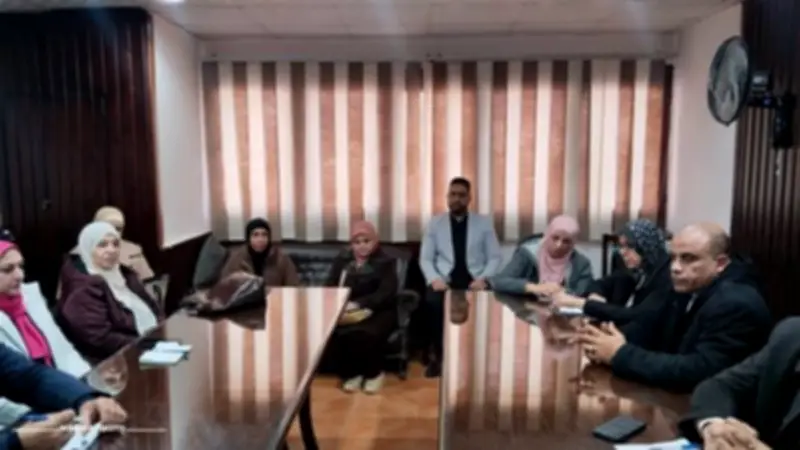 وكيل تعليم دمياط ينهي أزمات المعلمين وأولياء الأمور بقرارات فورية خلال لقاء مطول