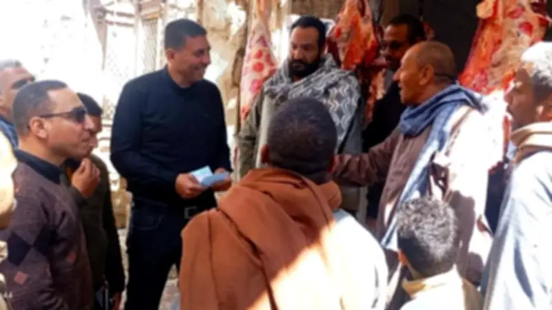 نائب محافظ المنيا يتفقد سوق الحبشي ويوجه بإزالة الإشغالات ومراقبة المخابز