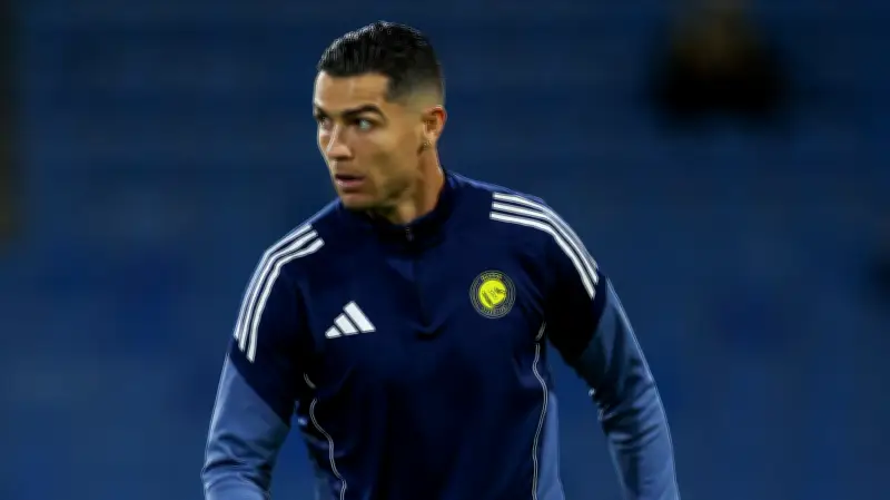 حقيقة غياب كريستيانو رونالدو عن مباريات النصر: إصابة عضلية تثير الجدل