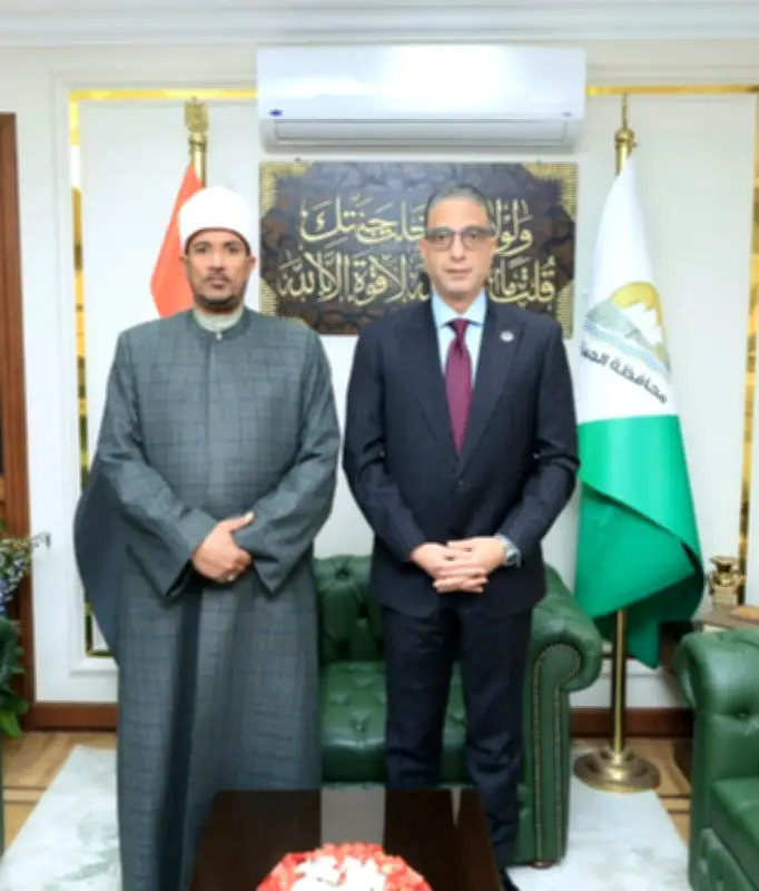 محافظ الجيزة يستقبل رئيس المنطقة الأزهرية الجديد في لقاء رسمي