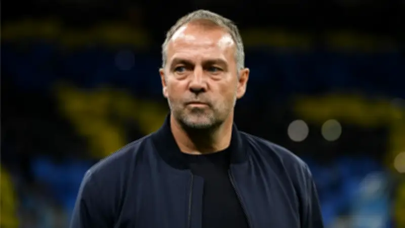 فليك يغير خطة سفر برشلونة لمواجهة الإرهاق قبل نيوكاسل في دوري الأبطال