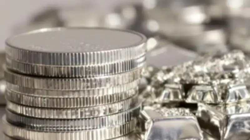 استقرار أسعار الفضة محلياً بعد تراجع أمس وارتفاع عالمي ملحوظ اليوم