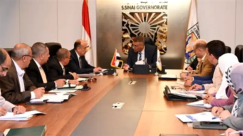 محافظ جنوب سيناء يتابع ملفات التقنين والتصالح وتسريع الخطة الاستثمارية